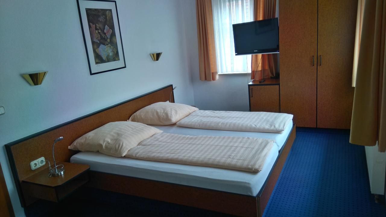 Hotel Loewensteiner Hof Haus Am Neuplatz Wertheim Ngoại thất bức ảnh